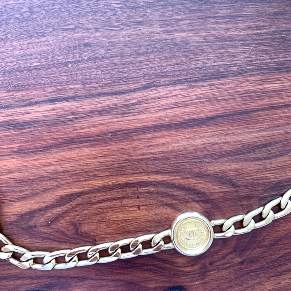Authentic CHANEL  gold belt - Picture 5 of 6